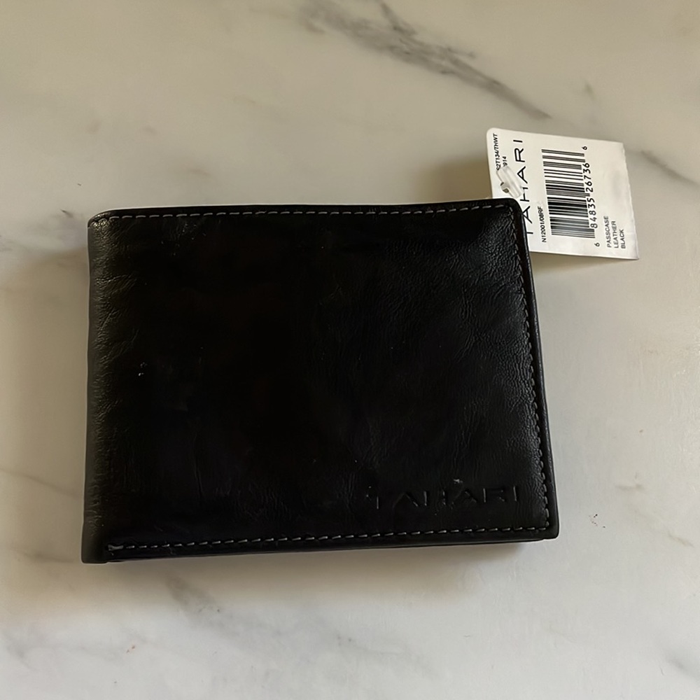 New Tahari leather wallet